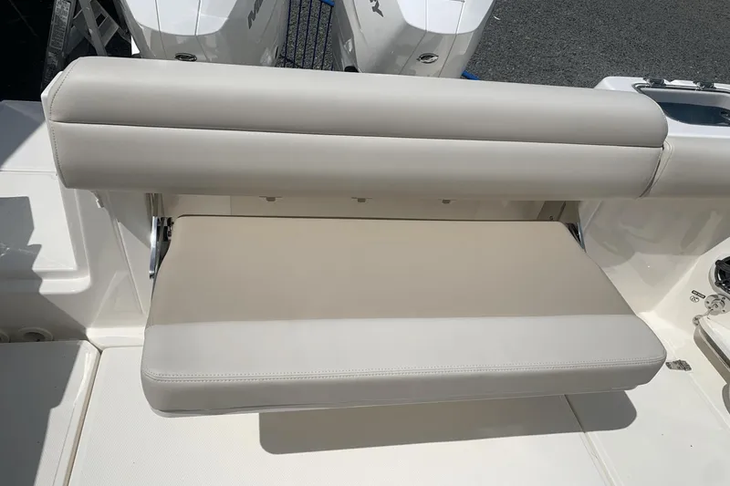 Slide: The Image of Boston Whaler 280 Outrage 2024 - 25