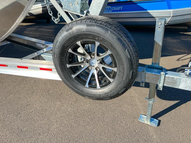 Slide: The Image of North River 23 SeaHawk 2024 - 22