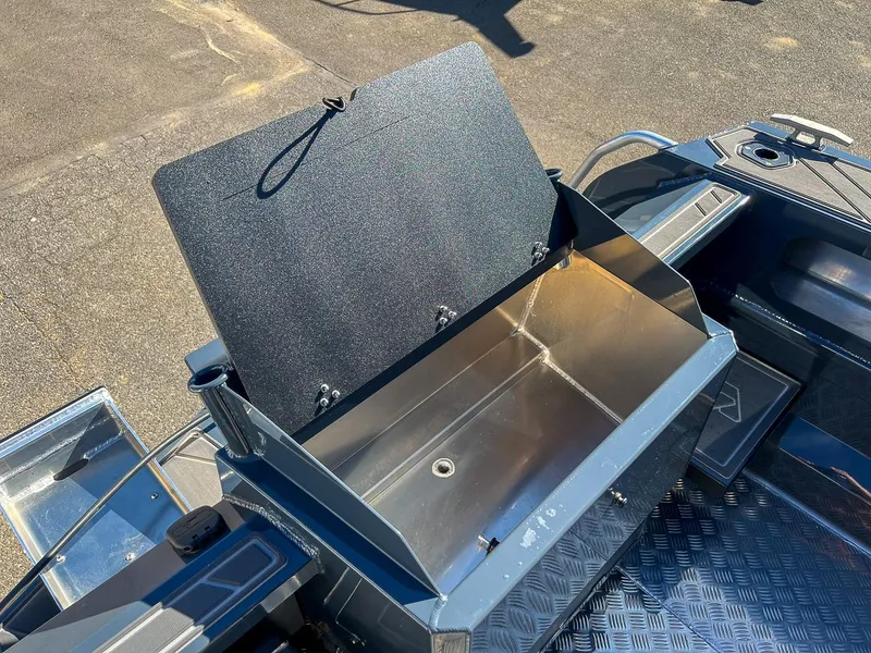 Slide: The Image of Stabi-Craft 1850 Fisher 2024 - 15