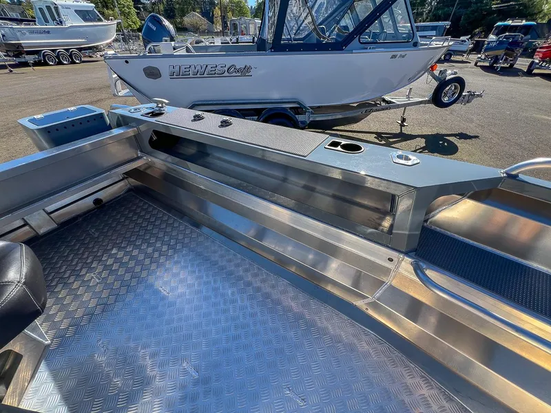 Slide: The Image of Stabi-Craft 1450 Frontier 2024 - 11