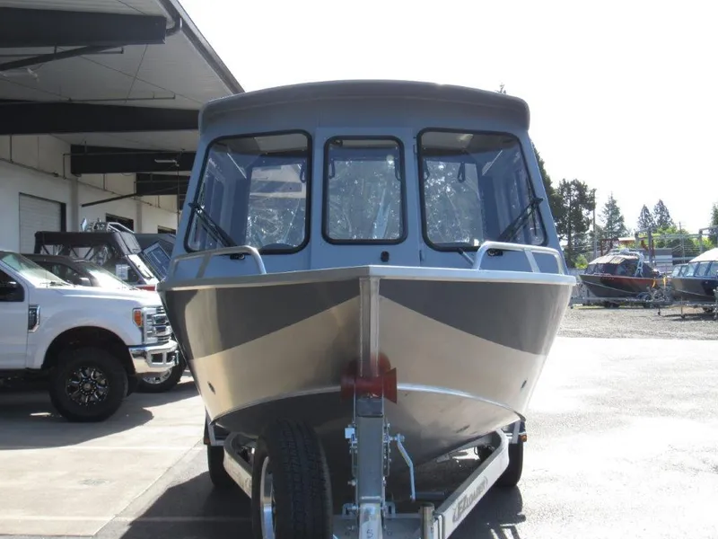 Slide: The Image of 2024 Hewescraft 200 PRO V ET HT boat on trailer, front view. - 8