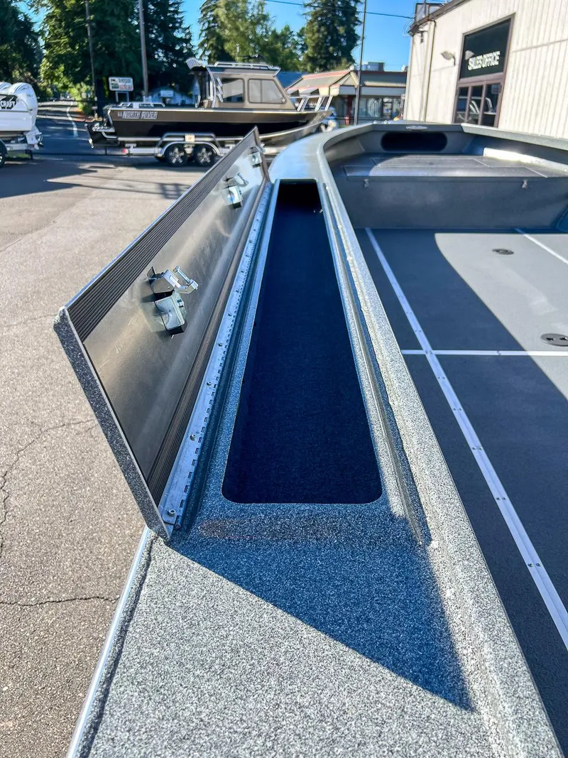 Slide: The Image of North River 25 Scout 2026 - 7