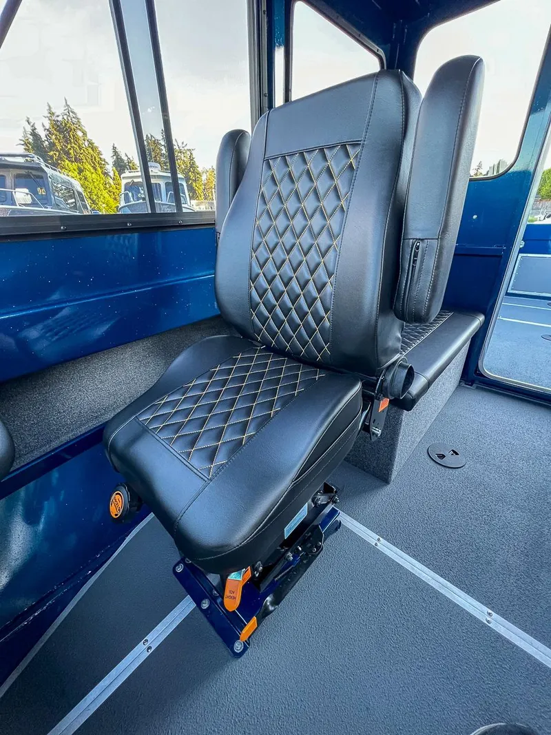 Slide: The Image of North River 24' Seahawk 2026 - 13