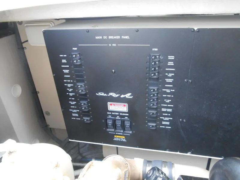 Slide: The Image of Main DC breaker panel of a 2004 Sea Ray 420 Sundancer boat. - 37
