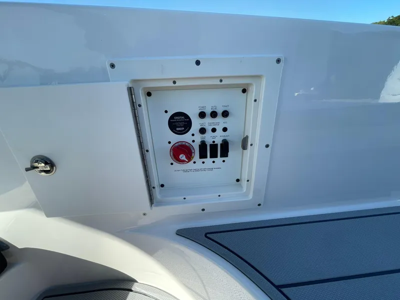 Slide: The Image of Chaparral 270 OSX 2025 - 60