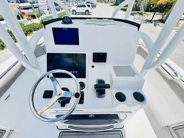 Slide: The Image of Sea Pro 222CC 2024 - 13