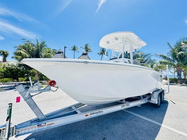 Slide: The Image of Sea Pro 222CC 2024 - 2