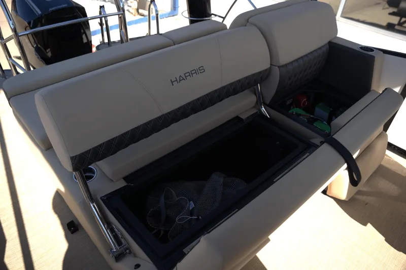 Slide: The Image of Harris 230 Sunliner 2025 - 16