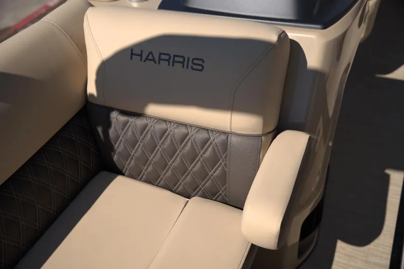 Slide: The Image of Harris 230 Sunliner 2025 - 36