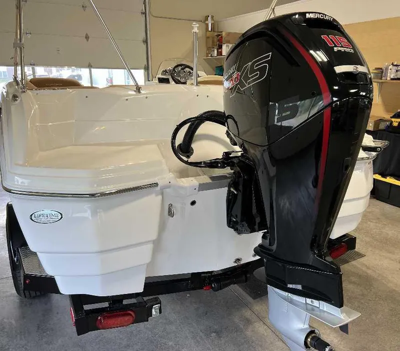 Slide: The Image of NauticStar 193 SC Deck 2025 - 2