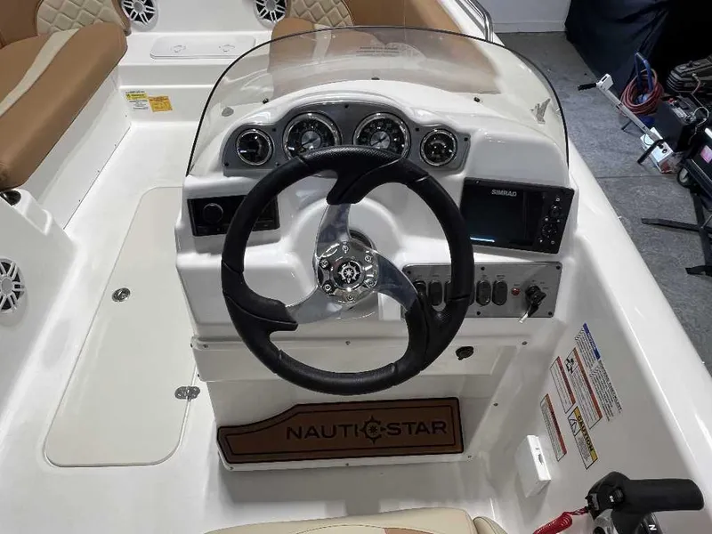 Slide: The Image of NauticStar 193 SC Deck 2025 - 4