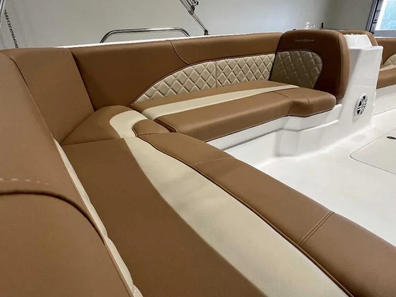 Slide: The Image of NauticStar 193 SC Deck 2025 - 8