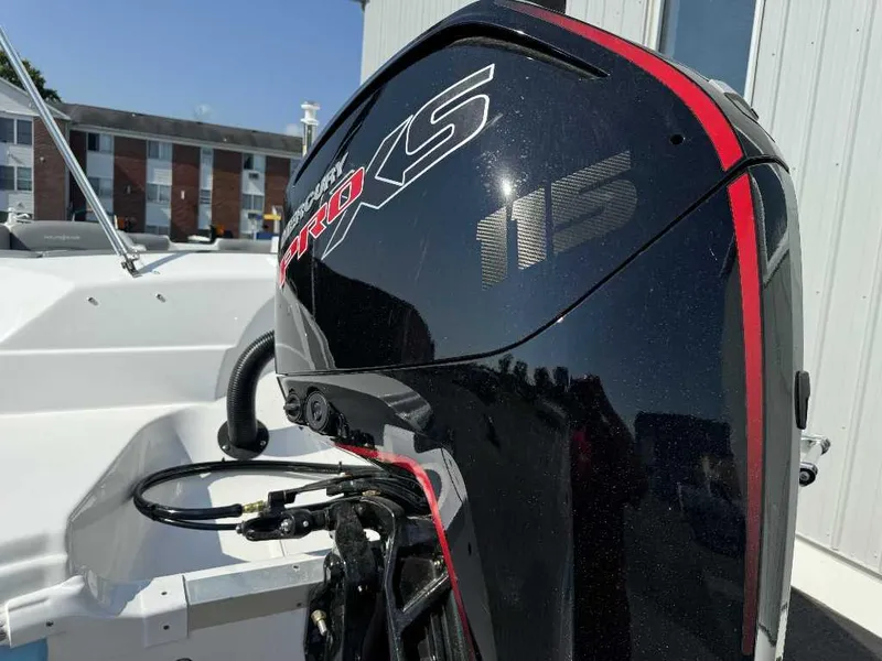 Slide: The Image of NauticStar 193 SC 2025 - 8