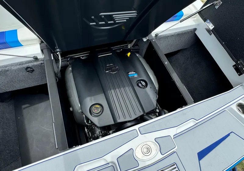 Slide: The Image of 2024 Malibu Wakesetter 21 LX engine compartment with open hatch. - 40