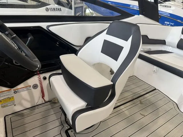 Slide: The Image of Yamaha 195S 2024 - 11