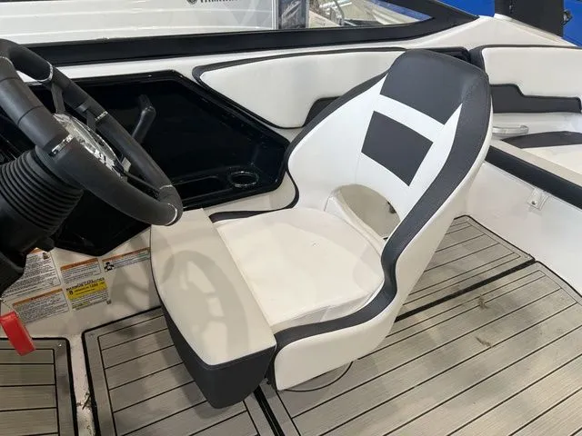 Slide: The Image of Yamaha 195S 2024 - 12