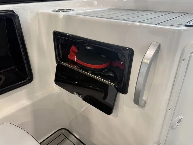 Slide: The Image of Yamaha 195S 2024 - 17