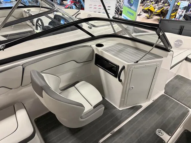 Slide: The Image of Yamaha SX190 2024 - 15