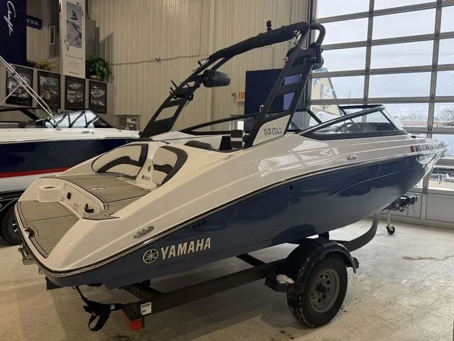 Slide: The Image of Yamaha 195S 2024 - 2