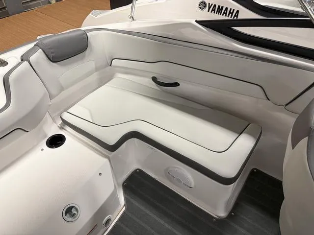 Slide: The Image of Yamaha SX190 2024 - 9