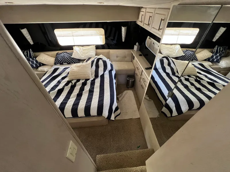 Slide: The Image of Mainship 47 Motor Yacht 1998 - 51