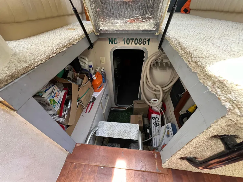 Slide: The Image of Mainship 47 Motor Yacht 1998 - 76