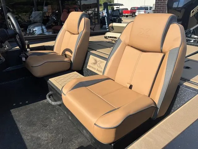 Slide: The Image of Xpress H20C Crappie 2025 - 16