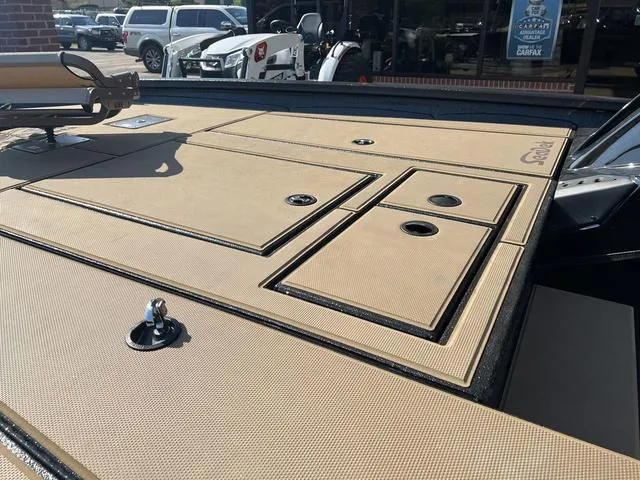 Slide: The Image of Xpress H20C Crappie 2025 - 19