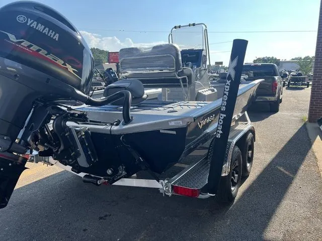 Slide: The Image of Xpress H22B 2025 - 10