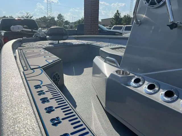 Slide: The Image of Xpress H22B 2025 - 17