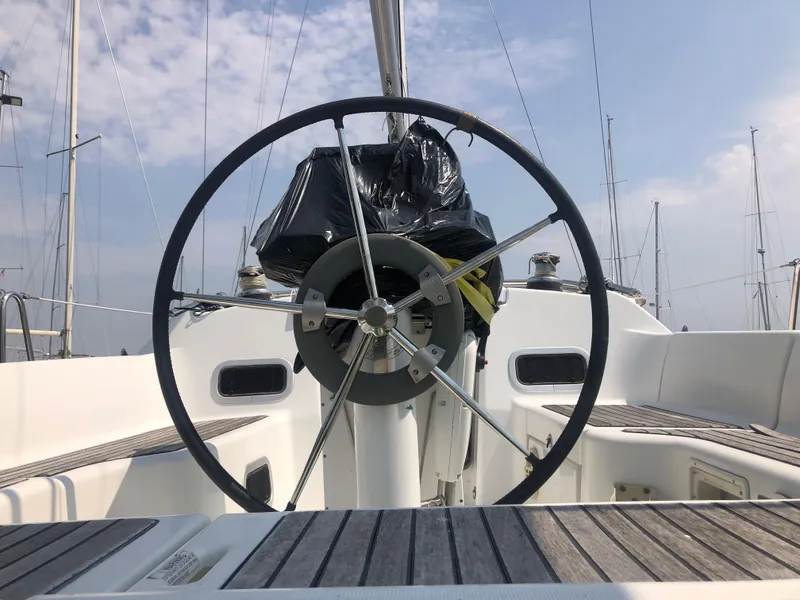 Slide: The Image of Beneteau Oceanis 31 2011 - 10