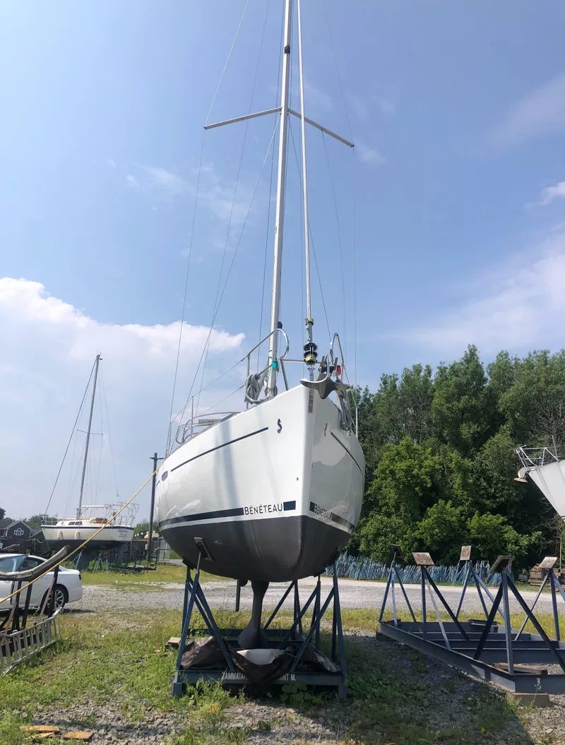 Slide: The Image of Beneteau Oceanis 31 2011 - 21