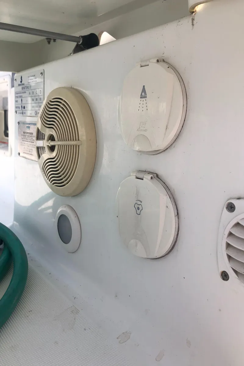 Slide: The Image of Beneteau Oceanis 31 2011 - 25