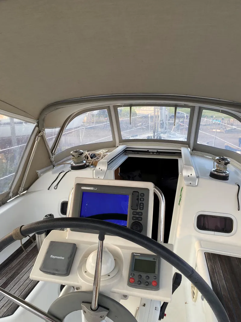 Slide: The Image of Beneteau Oceanis 31 2011 - 44