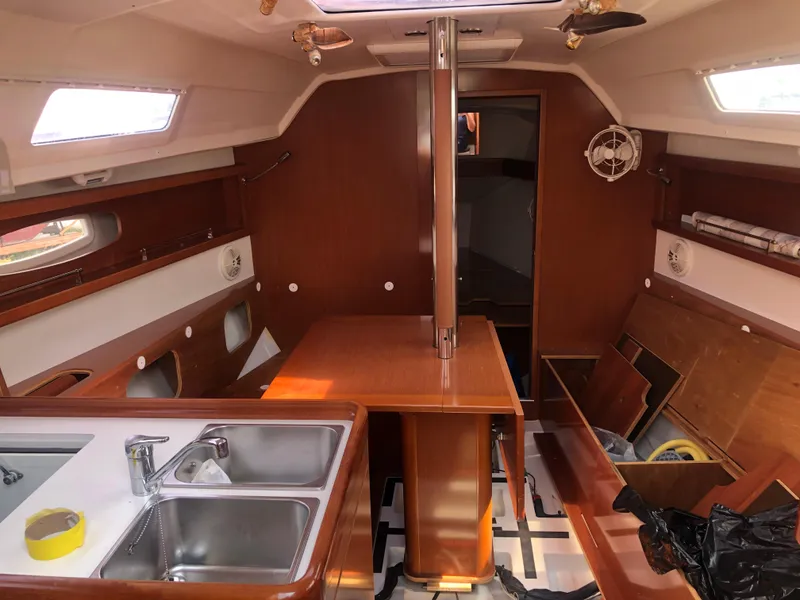 Slide: The Image of Beneteau Oceanis 31 2011 - 62