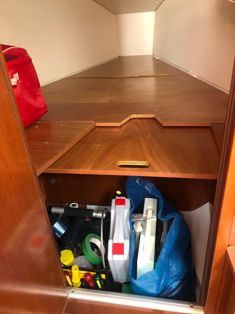 Slide: The Image of Beneteau Oceanis 31 2011 - 68