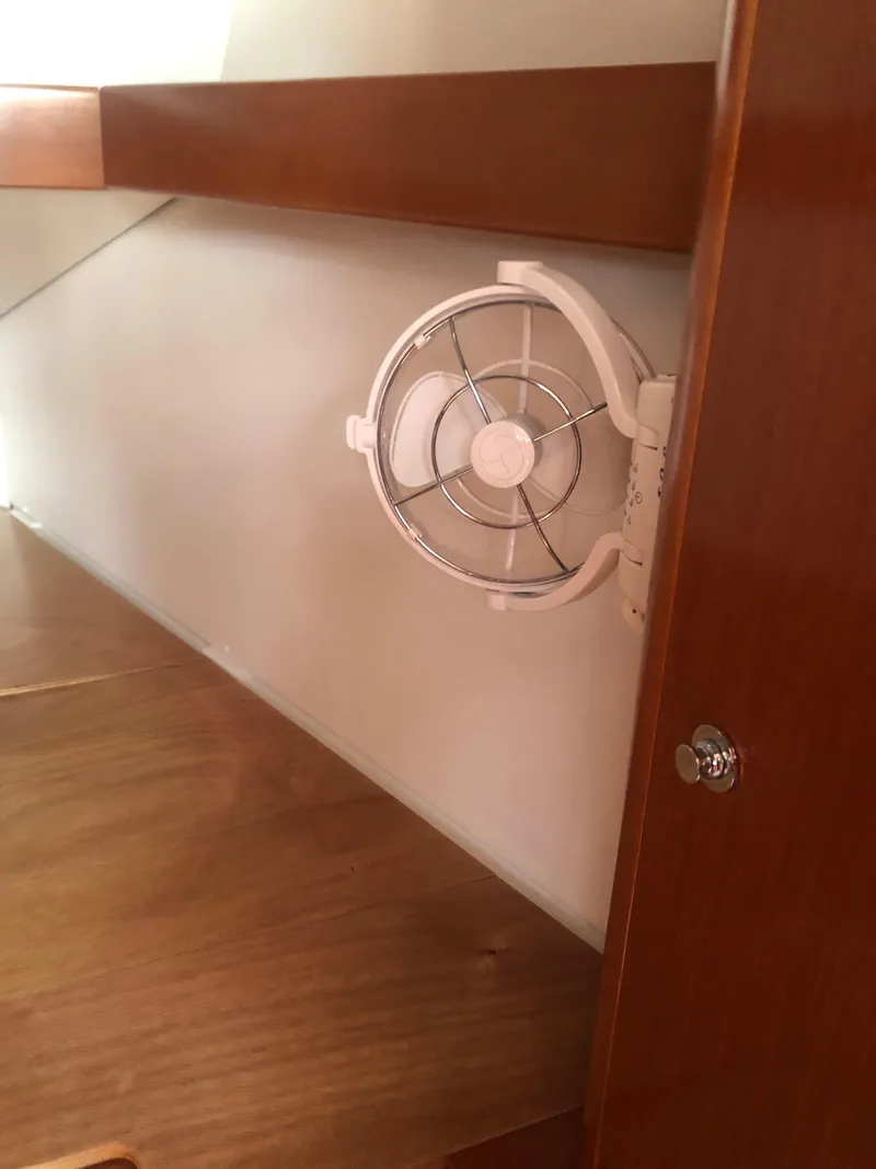 Slide: The Image of Beneteau Oceanis 31 2011 - 70