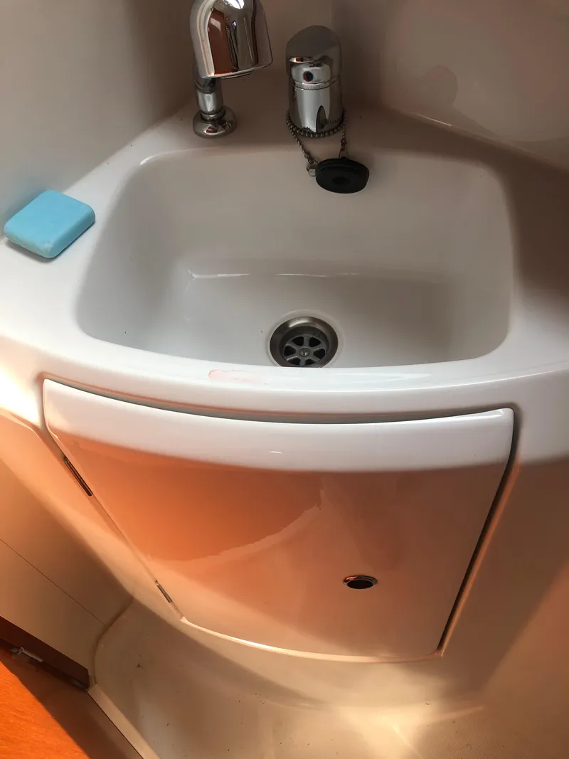 Slide: The Image of Beneteau Oceanis 31 2011 - 93