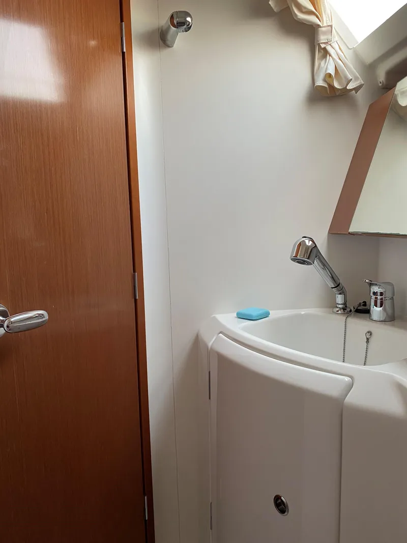 Slide: The Image of Beneteau Oceanis 31 2011 - 95