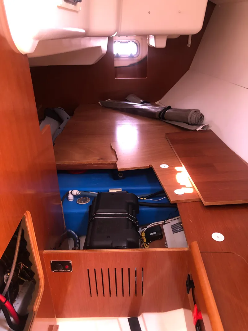 Slide: The Image of Beneteau Oceanis 31 2011 - 97