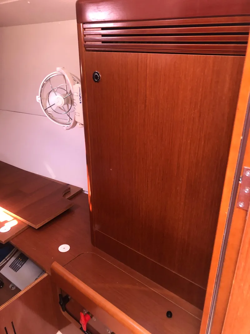 Slide: The Image of Beneteau Oceanis 31 2011 - 98