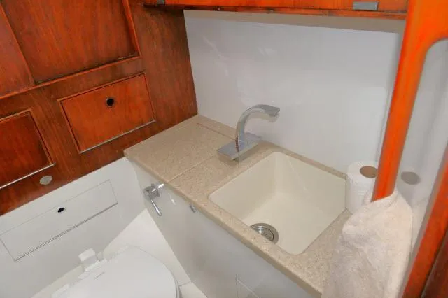 Slide: The Image of 1970 Southern Ocean GALLANT 53 yacht bathroom with sink and toilet - 32