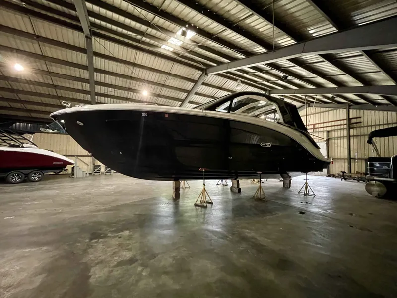 Slide: The Image of Sea Ray 370DAO 2023 - 12