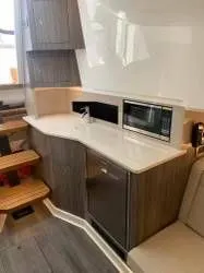 Slide: The Image of Sea Ray 370DAO 2023 - 22