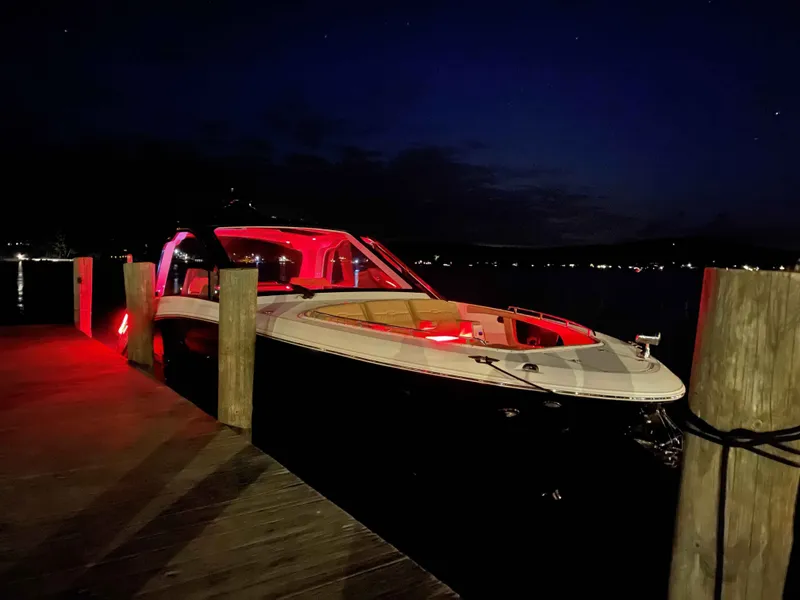 Slide: The Image of Sea Ray 370DAO 2023 - 5