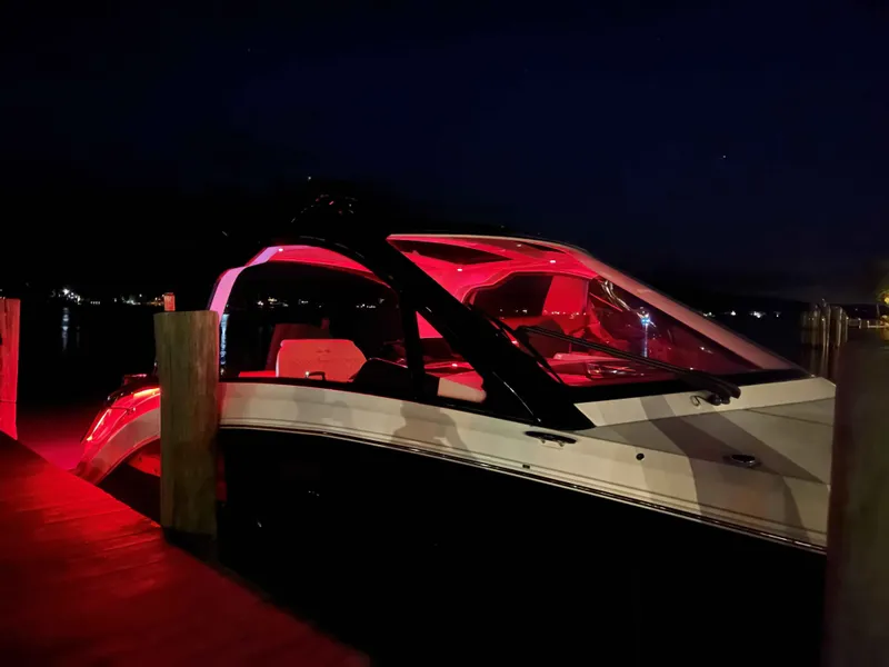 Slide: The Image of Sea Ray 370DAO 2023 - 6