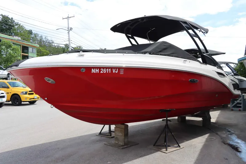 Slide: The Image of Sea Ray 250SDX 2022 - 3