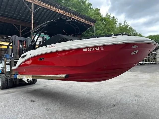 Slide: The Image of Sea Ray 250SDX 2022 - 5