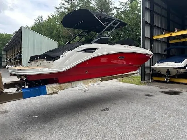 Slide: The Image of Sea Ray 250SDX 2022 - 7