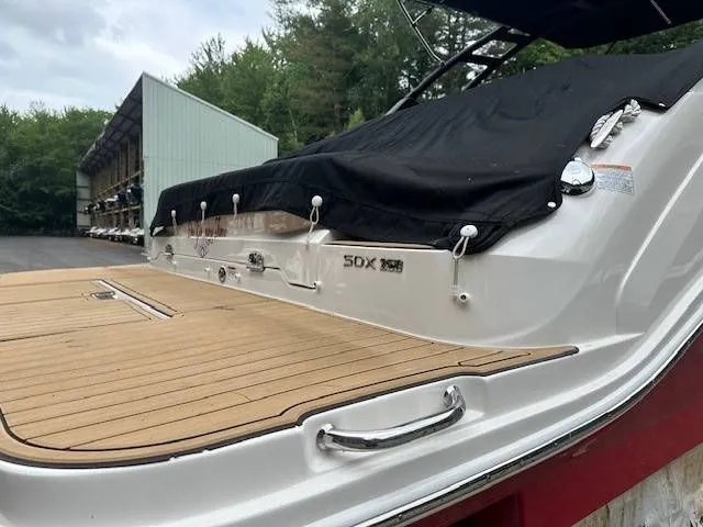 Slide: The Image of Sea Ray 250SDX 2022 - 8